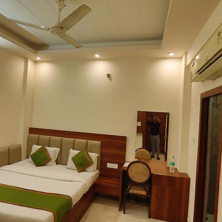 Hotel Haridev Roorkee ภายนอก รูปภาพ