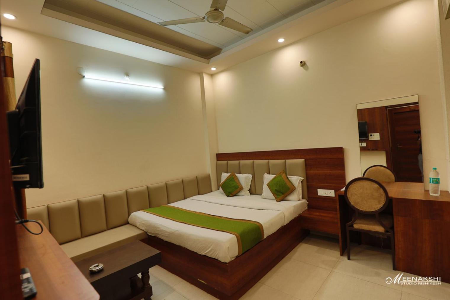 Hotel Haridev Roorkee ภายนอก รูปภาพ